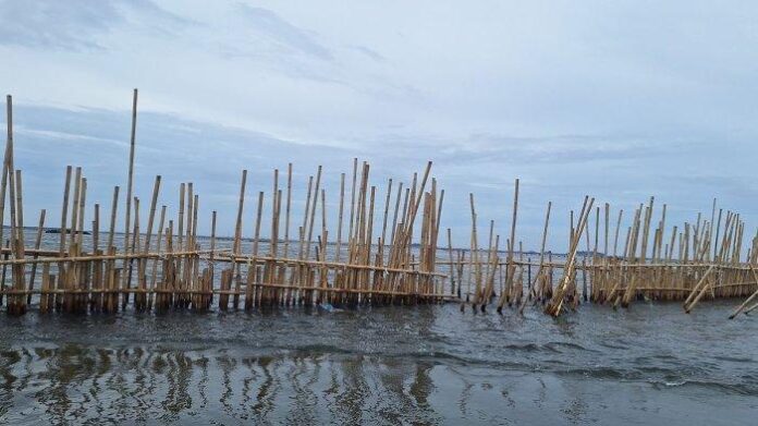 pagar-laut-di-sebrang-Pulau-C