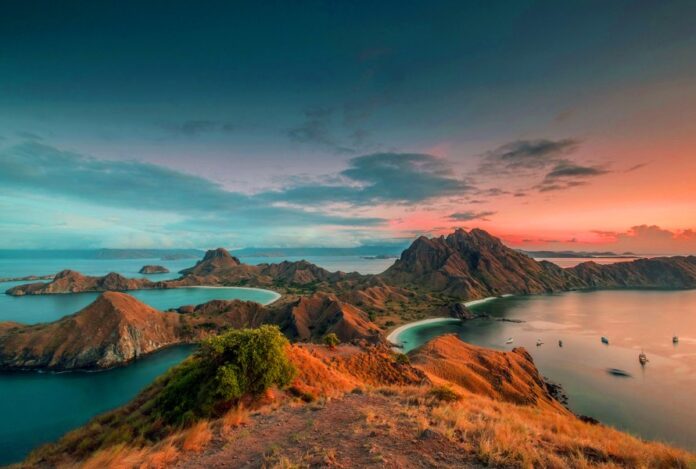 83879411443-wisata_pulau_padar_terjaga_indahnya