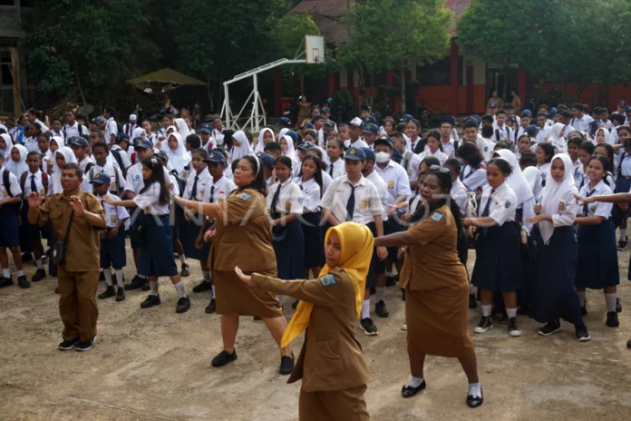 sekolah-pertama-awal-semester-genap-pada-tahun-2026-1lvoy-dom